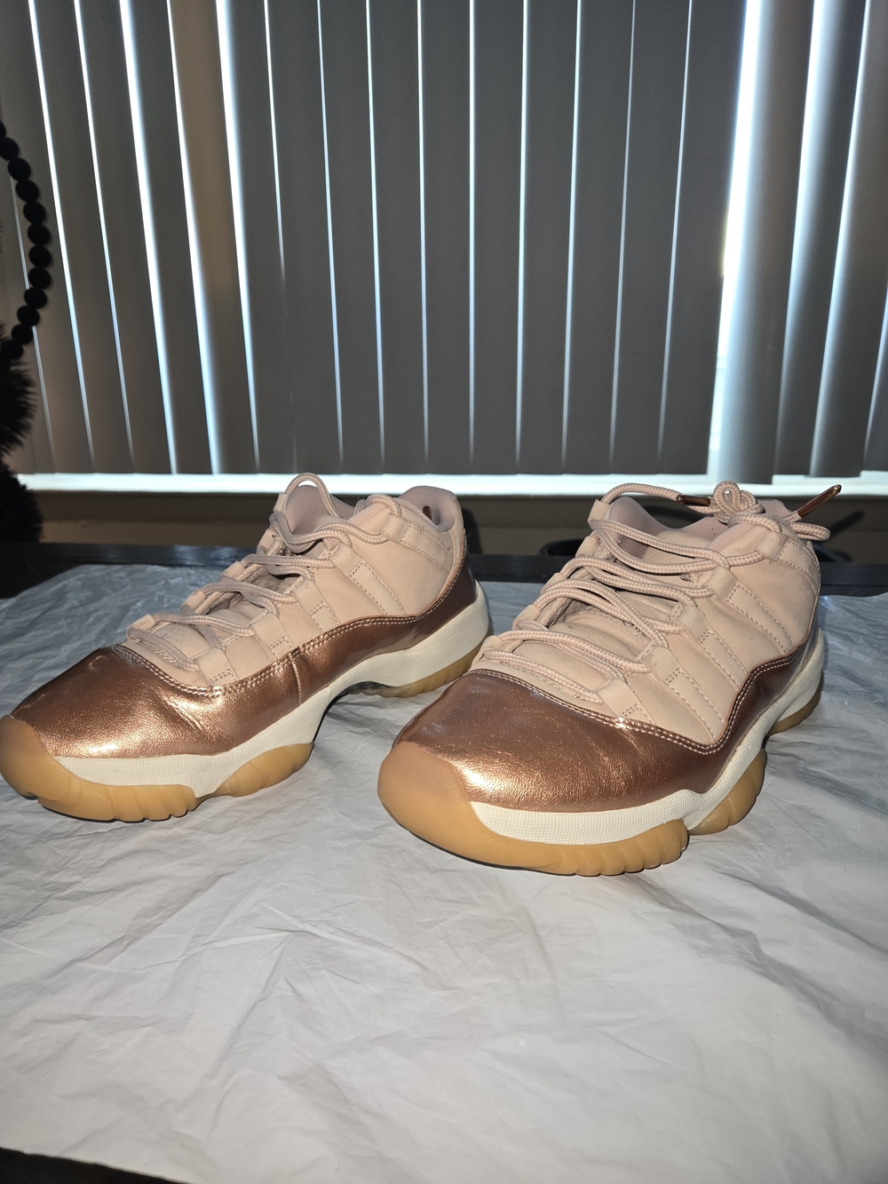 Women’s Low-Top Metallic Pink Sneakers